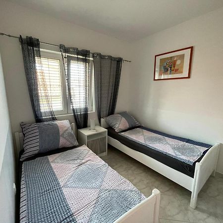 Apartmani Ira 维尔 客房 照片