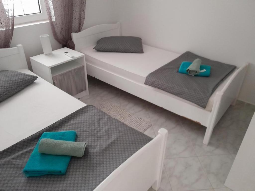 Apartmani Ira 维尔 客房 照片