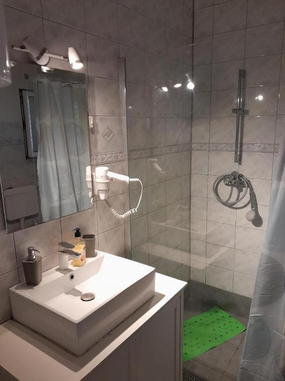 Apartmani Ira 维尔 客房 照片