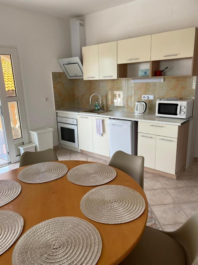 Apartmani Ira 维尔 外观 照片