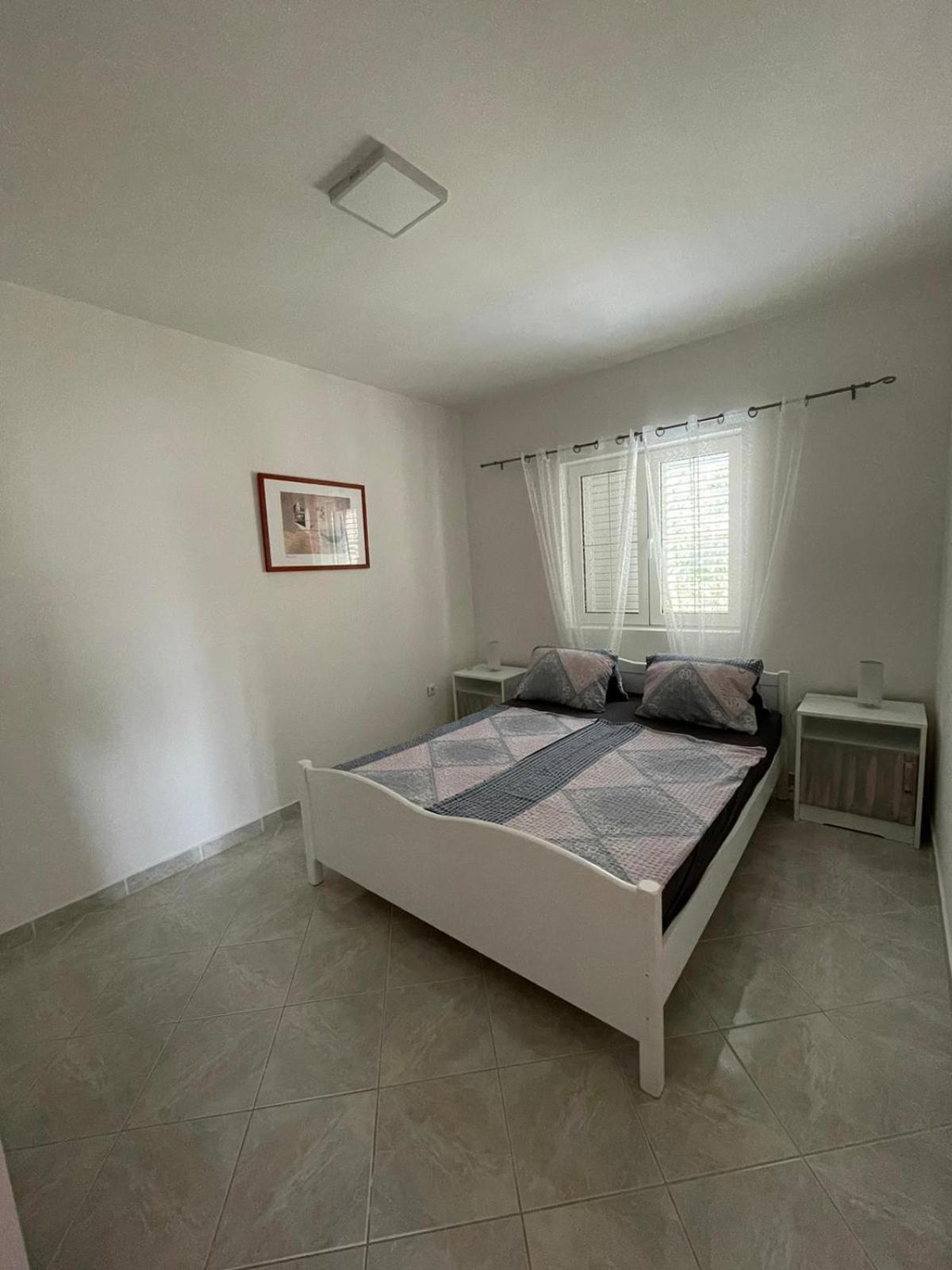 Apartmani Ira 维尔 客房 照片