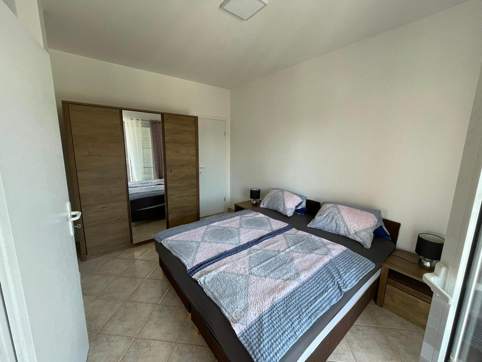 Apartmani Ira 维尔 客房 照片