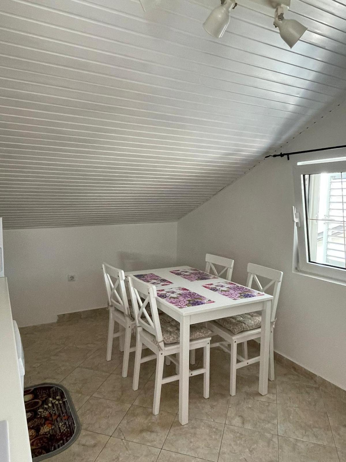 Apartmani Ira 维尔 客房 照片